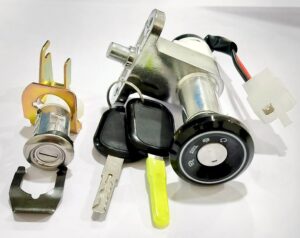 HE016 Atria Ignition Lock w Seat Lock Set